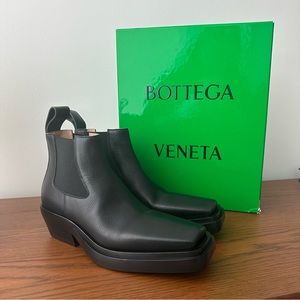 Bottega Veneta Lean Leather Ankle Boot